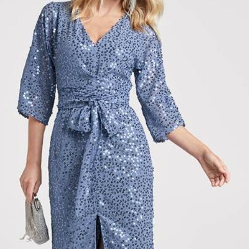 💃🏻Host Pick 💃🏻 Blue Sequin Tie-Front Dress, Size 4
